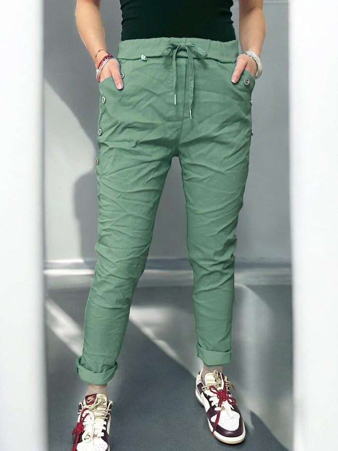 Emily bukser, khaki