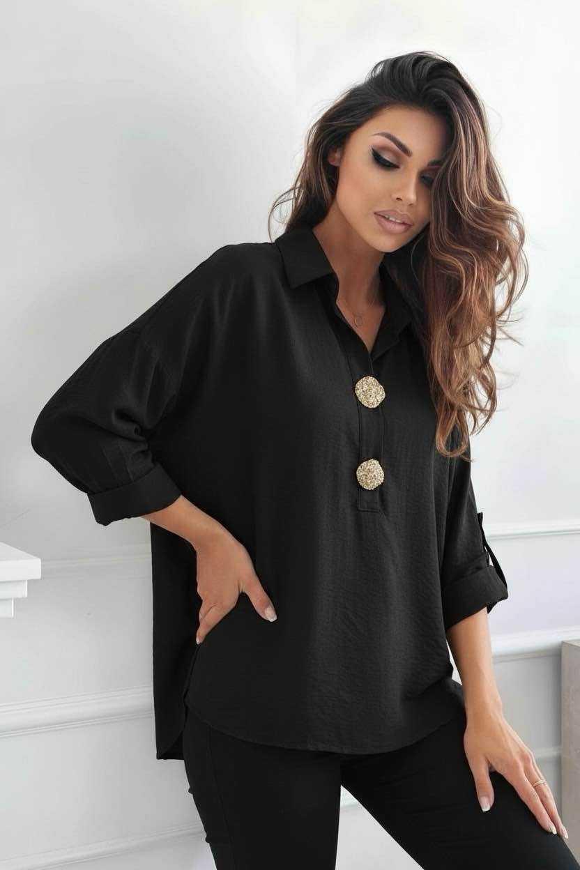 Sort oversize bluse med knapper – elegant og stilfuld