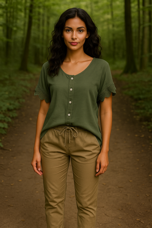 Bluse med blonde på ærmerne, armygrøn