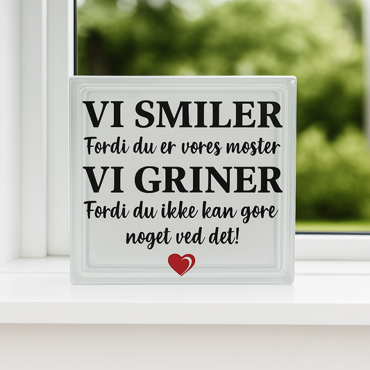 Moster – Vi smiler og griner