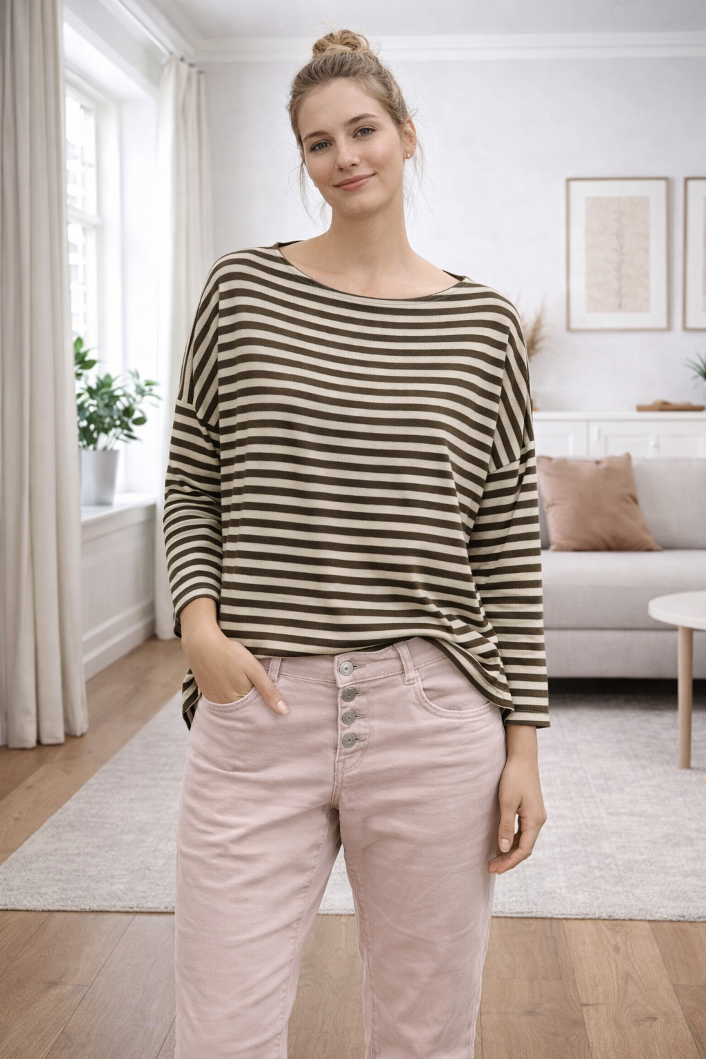 Stribet bluse i blød viskose, beige