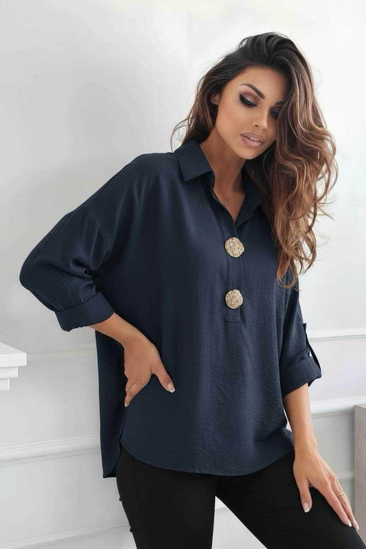 Marine blå oversize skjortebluse med knapper – elegant og stilfuld