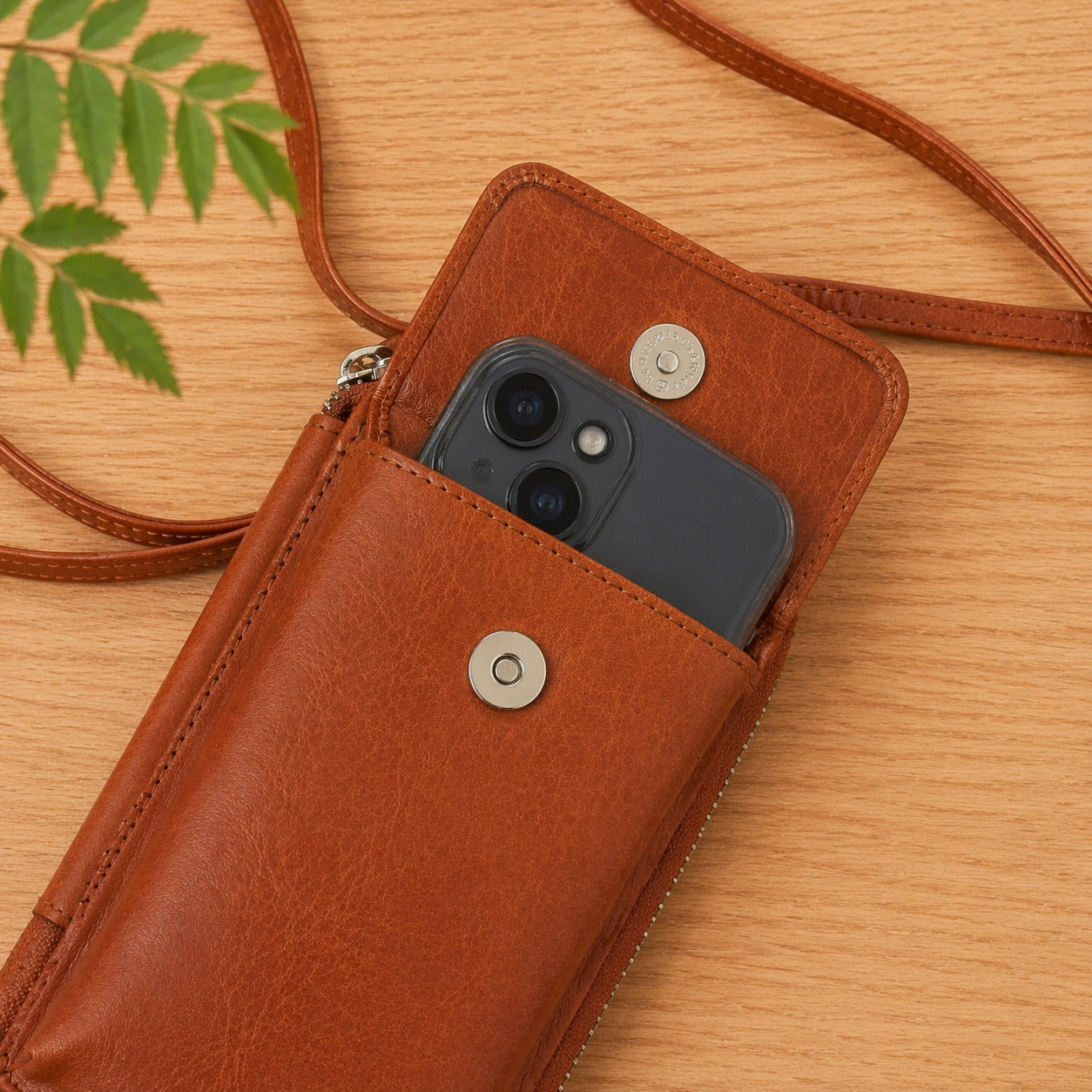CORIUM|CROSSBODY MOBIL BAGS| COGNAC